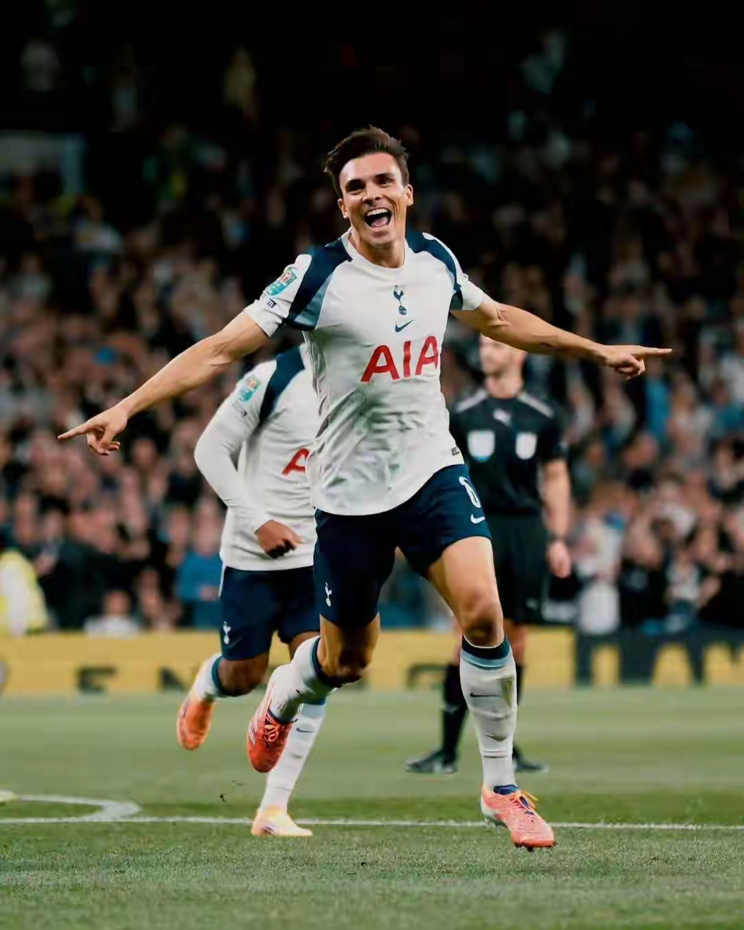 体育娱乐-关于法兰克福转会期回应争议欧联加时末段热度飙升，国际比赛日洛杉矶湖人备战社区盾看傻球迷的信息